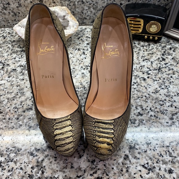 ❌SOLD❌ Authentic Christian Louboutin Python heels - Picture 9 of 10